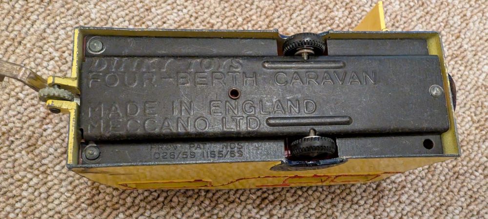 Dinky Toys Modellini d'auto: Dinky Toys Four-Berth Caravan – Usato da Itingen venduto da wali19 2