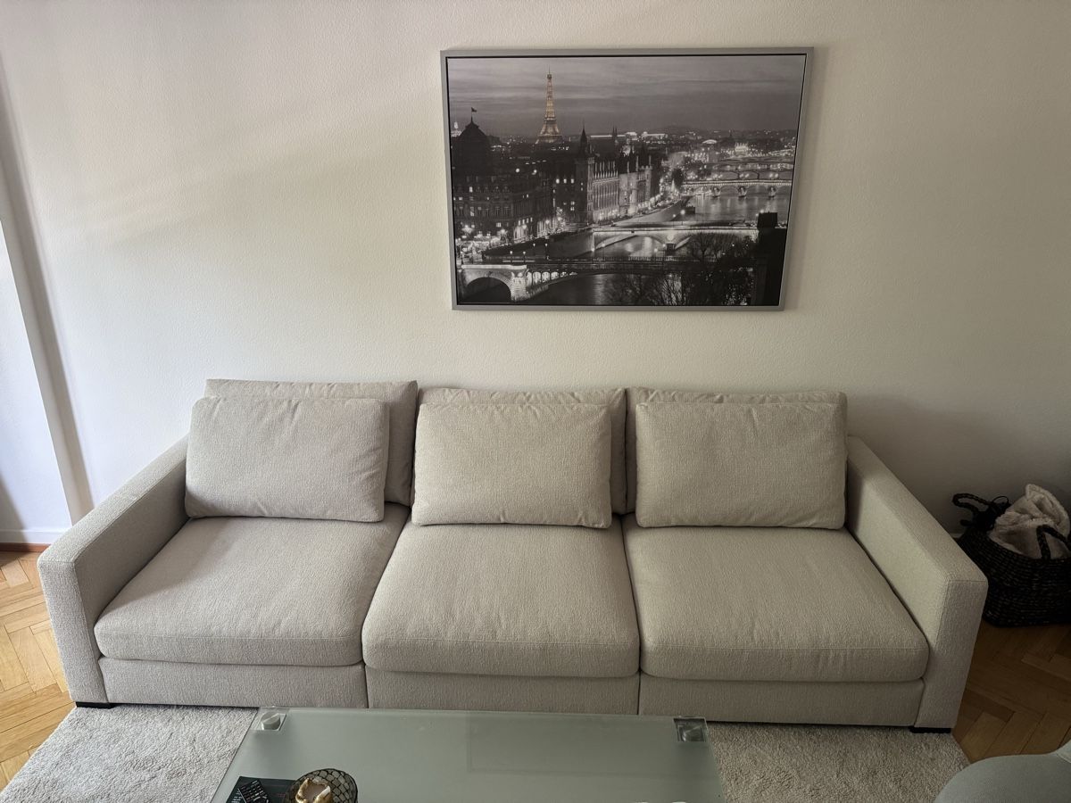 Divani: Sofa hellgrau Stoff 3-Sitzer neuer Zustand – Nuovo e nell'imballaggio originale da Zürich venduto da SF2023