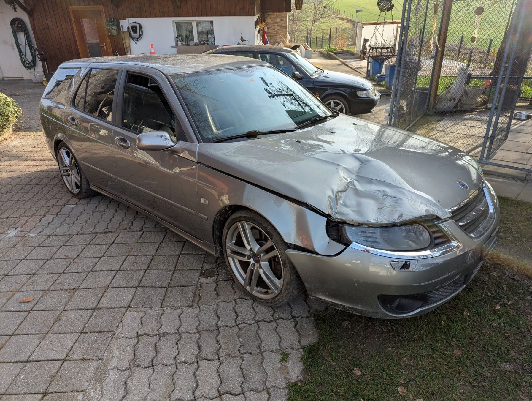 Saab Toutes les pièces auto: Schlachte Saab 9-5 Hirsch Performance – D'occasion à Wünnewil par Susuki125gt