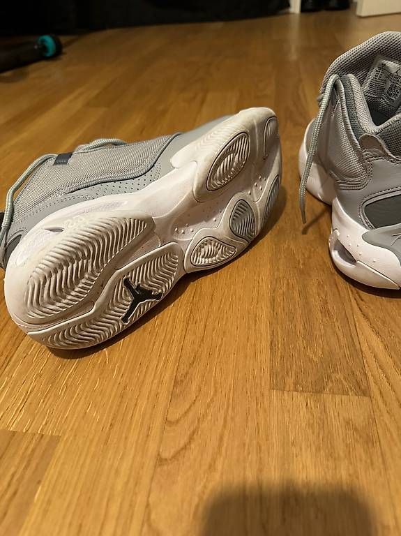 Herrenschuhe: Jordan Max Aura 4 – Gebraucht aus Belp von pab_l6w5 3
