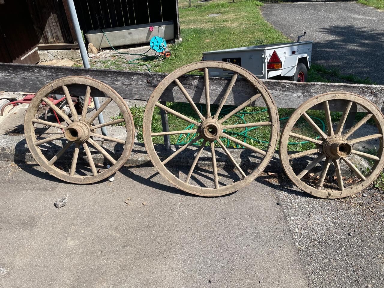 Tutte le decorazioni: Alte Holzräder 3 Stck.  – Usato da Schellenberg venduto da wohlfab
