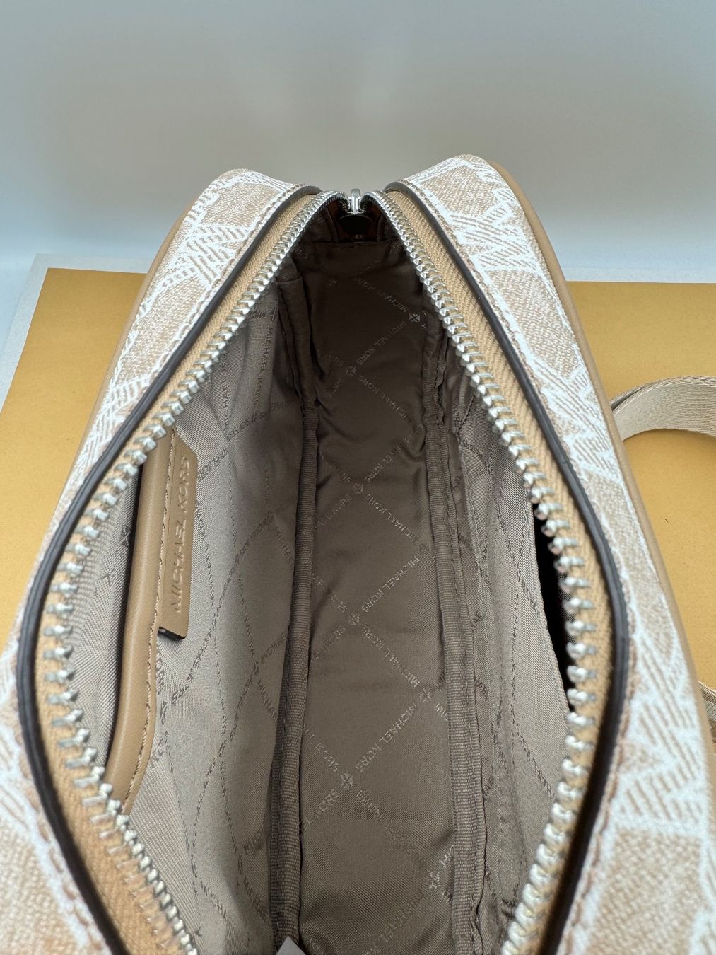 Michael Kors Sacs femmes: Michael Kors Umhängetasche – Neuf avec emballage d'origine à Wiedlisbach par Sistershop 3