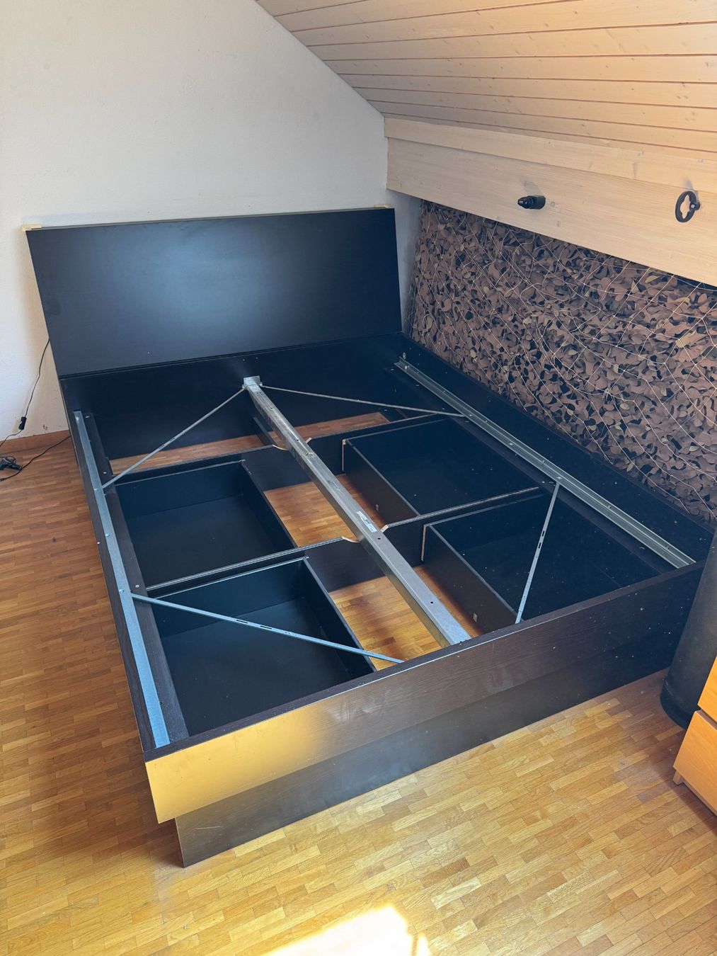 Ikea Betten: Cadre de lit Ikea Malm 160x200 – Gebraucht aus Collex von commander31