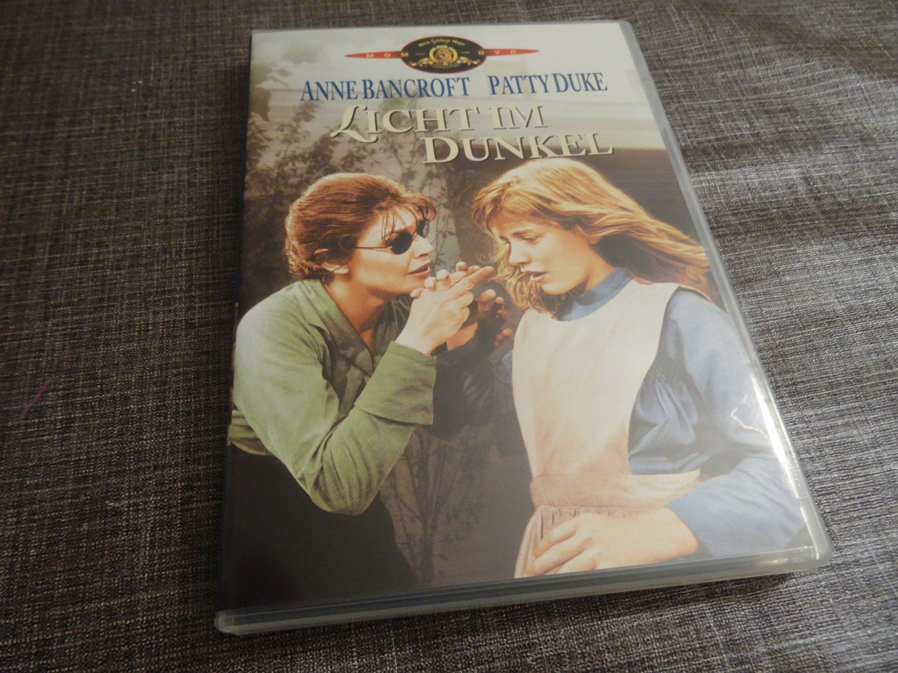 Tutti i DVDs: DVD Das Wundermädchen Licht im Dunkel – Usato da Olten venduto da Disc-Verkauf