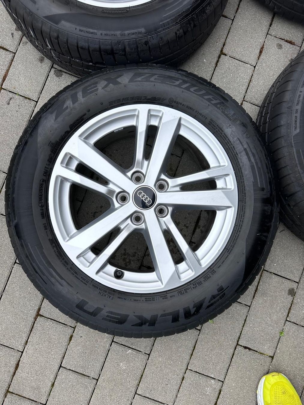Pneumatici & Ruote complete: 17" Felgen / Pneus – Usato da Bergdietikon venduto da Schmamy 1