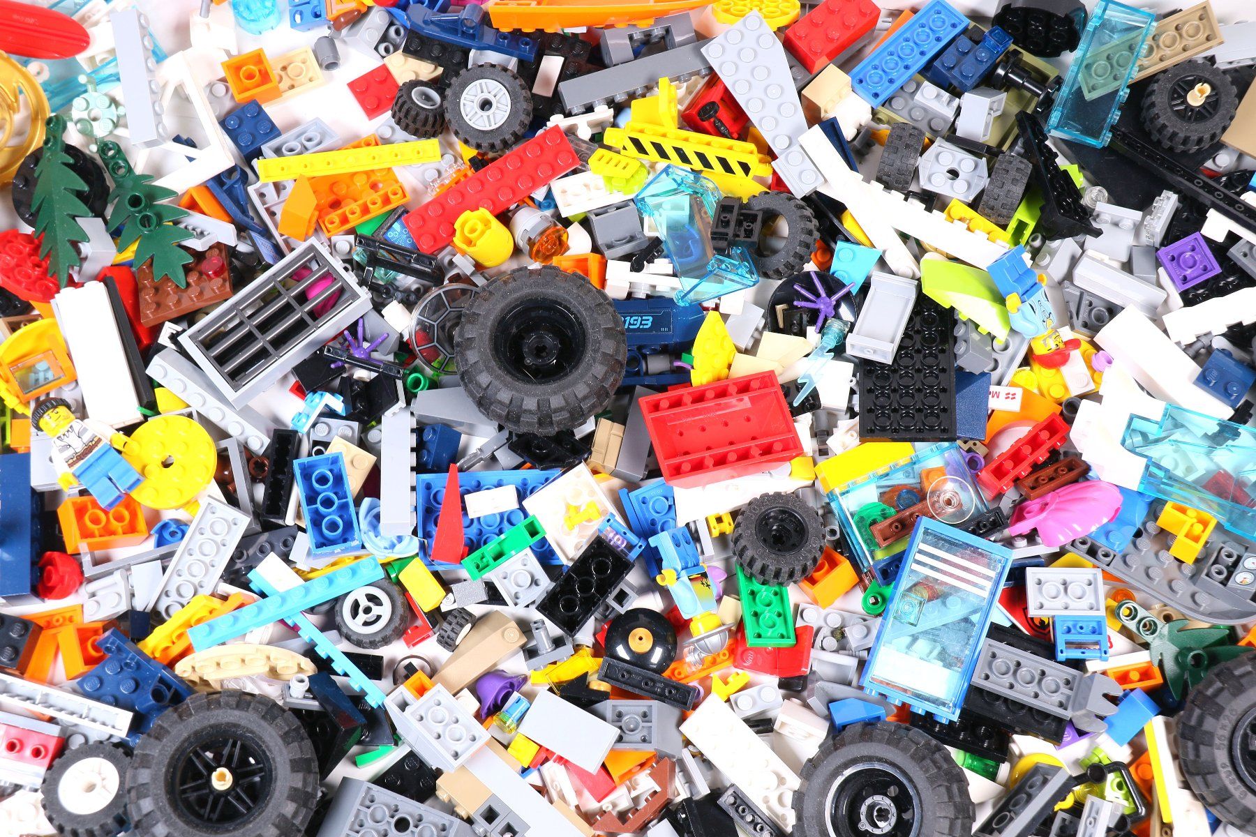 Lego Kit di costruzioni: 1.5 kg. Legoteile mit Minifiguren – Usato da Hettlingen venduto da Scholi99 2