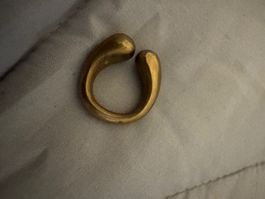 Handgefertigter Ring goldfarbig