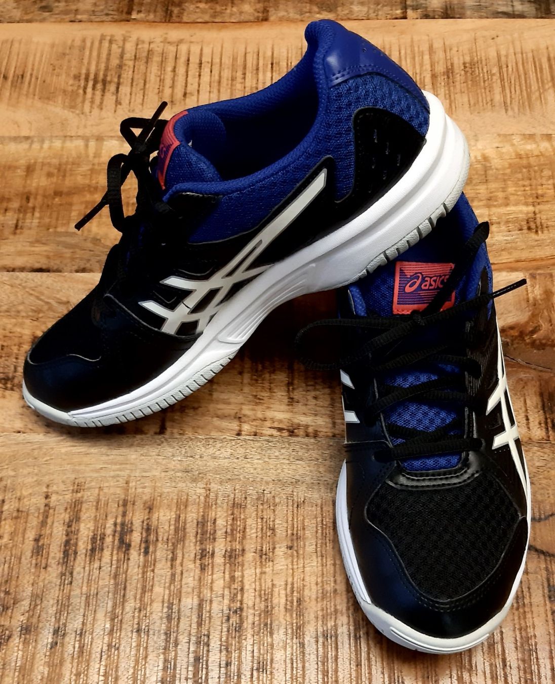 Asics Scarpe da uomo: Asics Hallenschuhe Gr. 39. Top Zustand – Nuovo (secondo la descrizione) da Wiler b. Utzenstorf venduto da ryan81