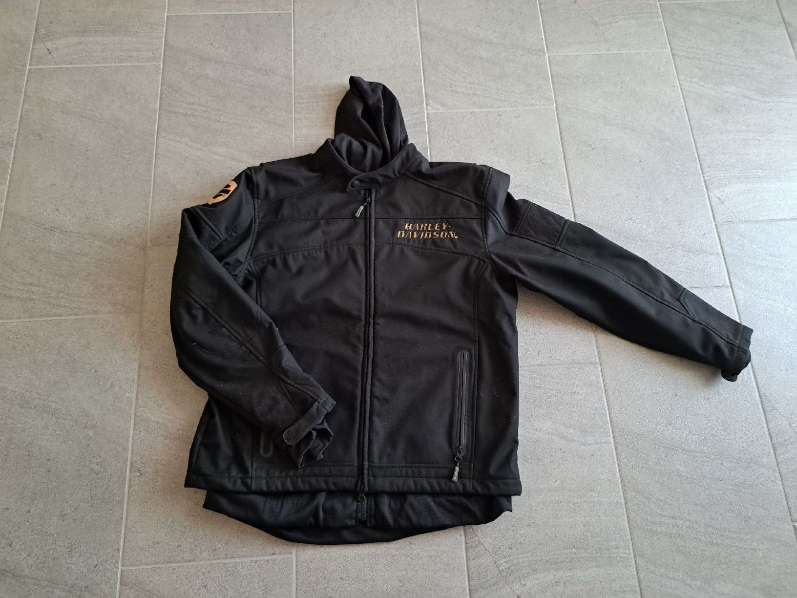 Harley-Davidson Giacche: Harley Davidson Freizeitjacke Herren, Aussen- & Innenjacke – Nuovo (secondo la descrizione) da Nürensdorf venduto da Karumba