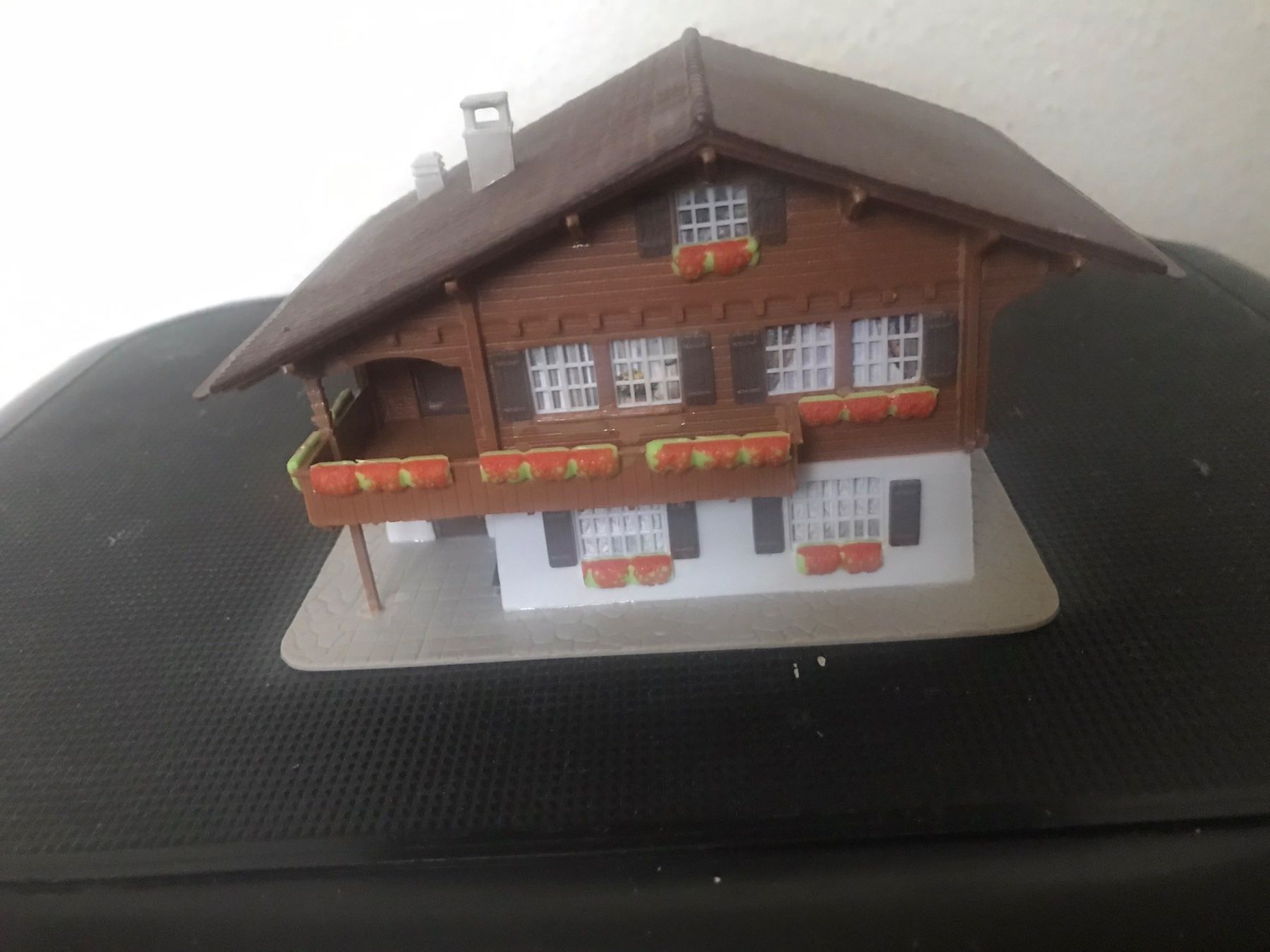 Kibri Modellini di ferrovie: Kibri  Chalet in Brienz – Usato da Opfikon venduto da Sonnenuntergang12