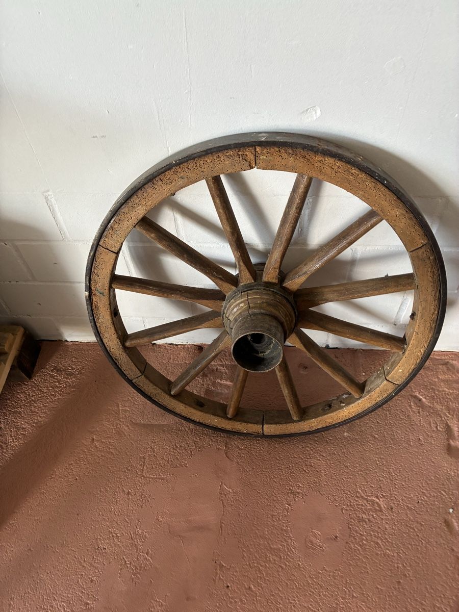 Pneumatici & Ruote complete: Wagenrad aus Holz – Usato da Läufelfingen venduto da uk54