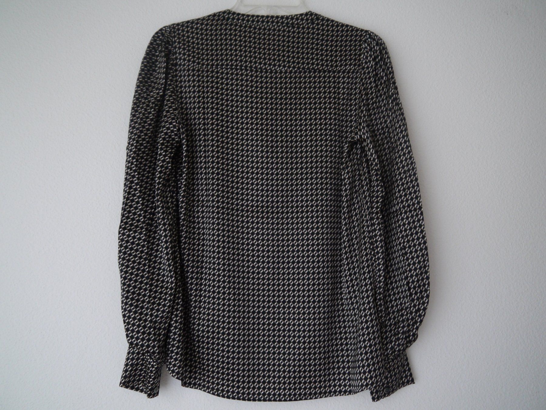 Dea Kudibal Camicette: DEA KUDIBAL Bluse aus Seide NEU mit  Preisschild – Nuovo e nell'imballaggio originale da Hagendorn venduto da Blaf 4