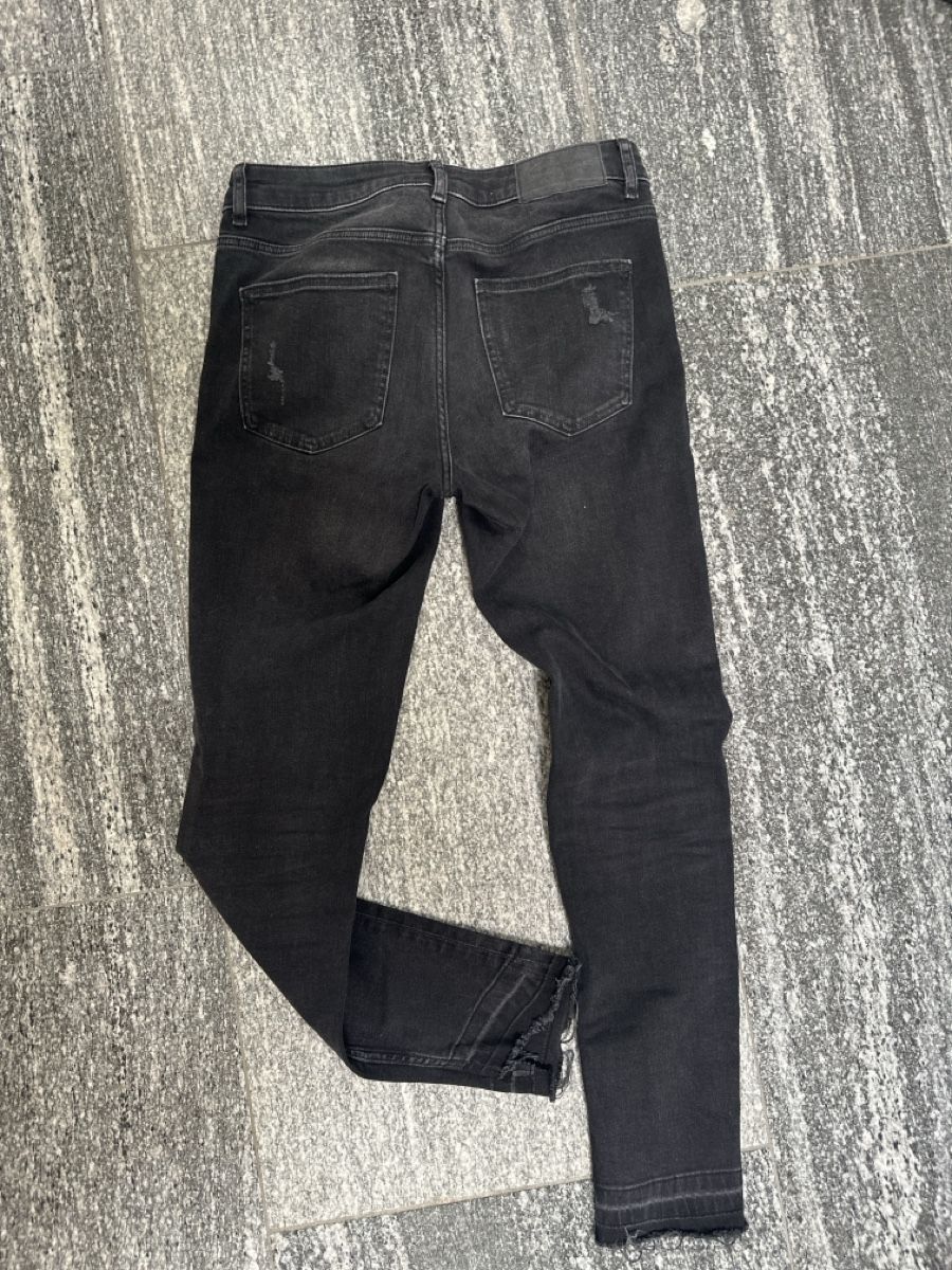 Zara Jeans: Zara Basic Jeans black - 36 – Usato da Sementina venduto da NinaDel 4