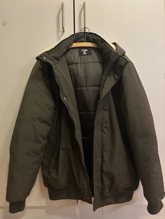 Winterjacke Khaki mit Kapuze und Teddyfutter, Gr. XL ❄️