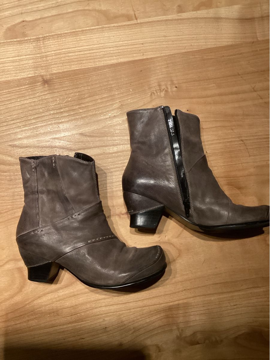 Scarpe da donna: Damenschuhe in Leder – Usato da Schliern b. Köniz venduto da ybdan68 2