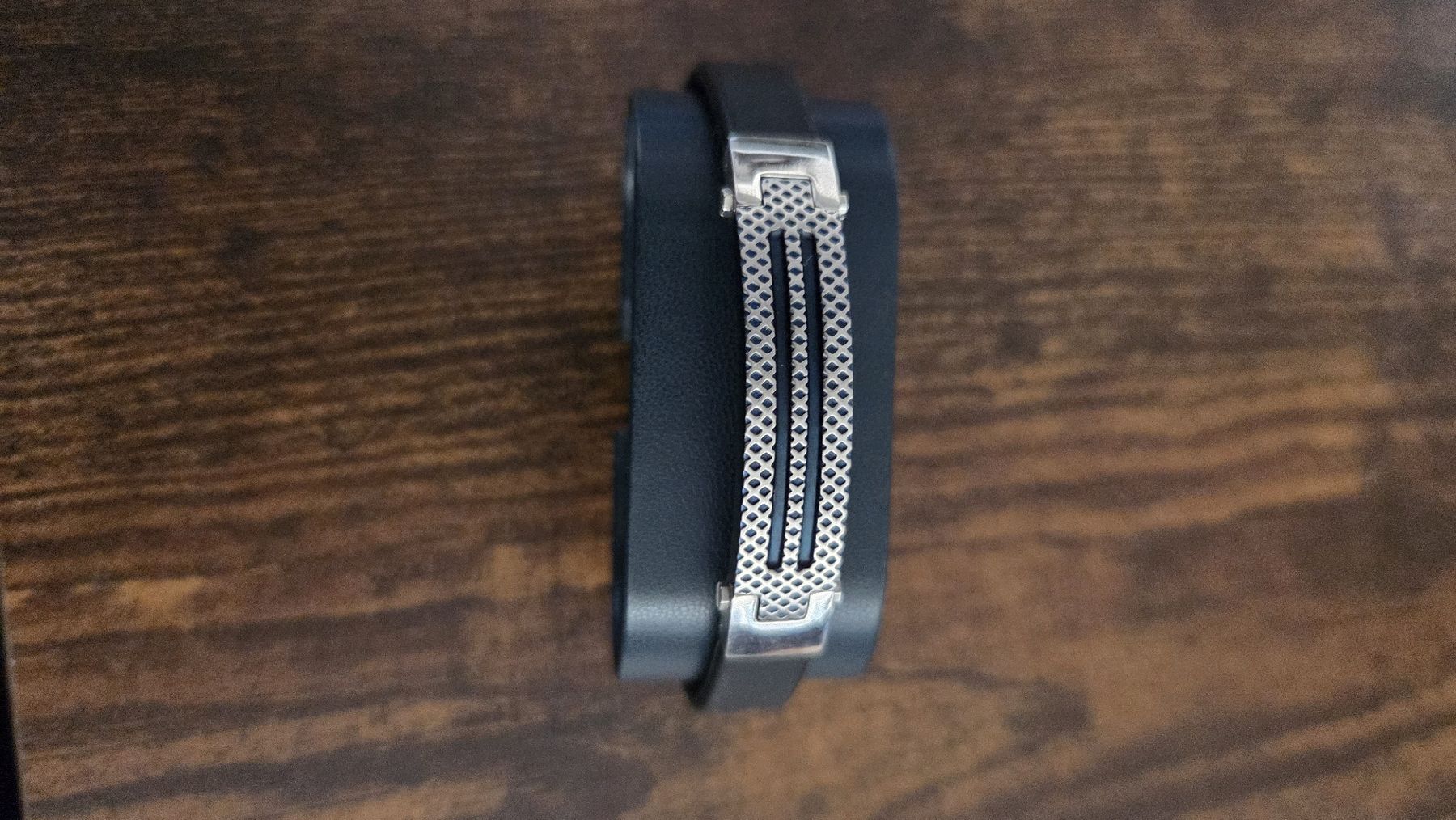 Armbänder & -reifen: Bracelet Lotus Noir Acier – Gebraucht aus Tentlingen von Gio93