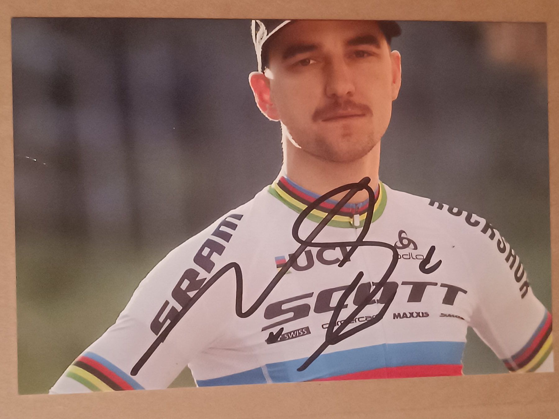 Autografi: Nino Schurter - handsigniert – Usato da Menziken venduto da Autogramme