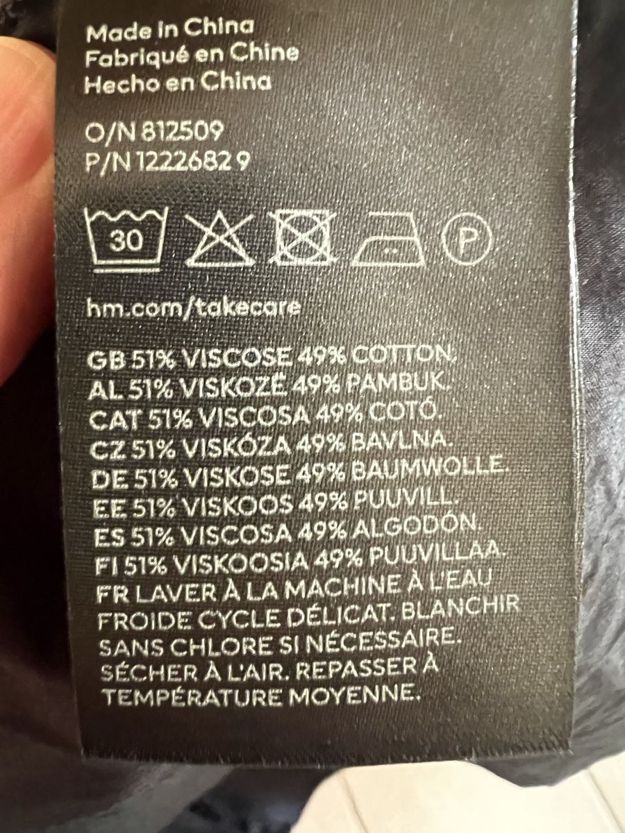 H&M Kleider: 2 magnifiques robes taille s – Neu (gemäss Beschreibung) aus Lugnorre von cla_j6bq 3