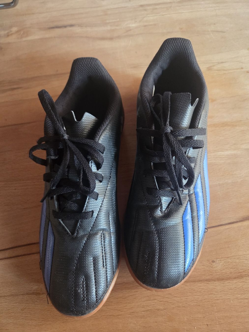 Adidas Chaussures garçon: Turnschuhe Adidas – D'occasion à Stein AG par Sissi73