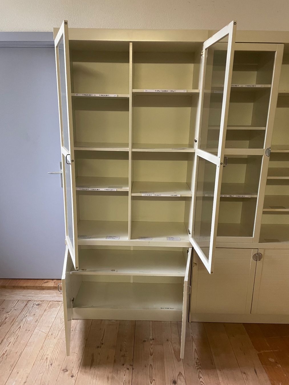 Schränke: Display Schrank – Gebraucht aus Schleitheim von Oiram58 1
