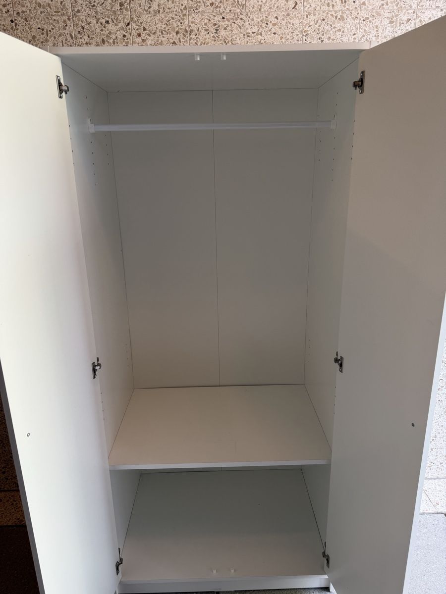 Ikea Armadi: Wardrobe – Usato da Zürich venduto da eli_56z9