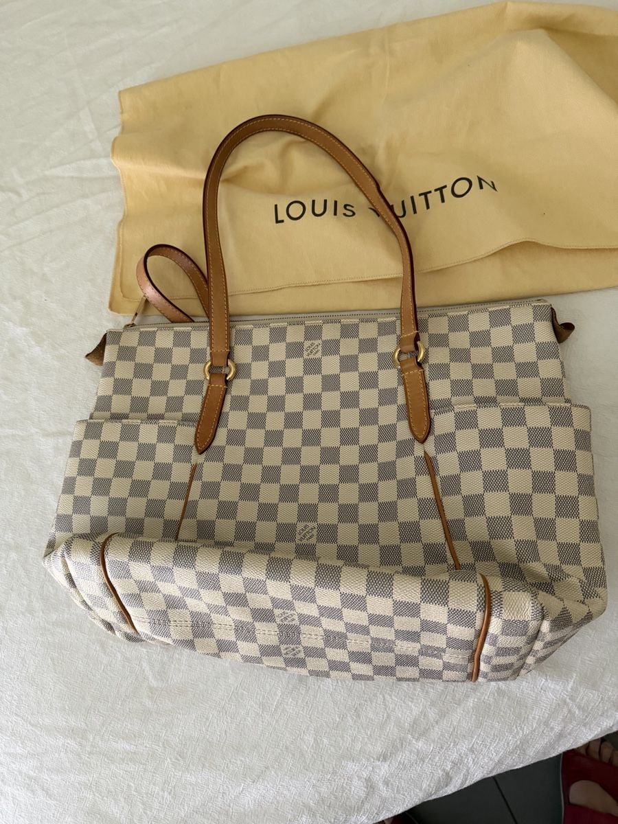 Louis Vuitton Sonstige Kleidung & Accessoires: Louis Vuitton Damier Azur Totally Mm – Gebraucht aus Allschwil von Figidindia