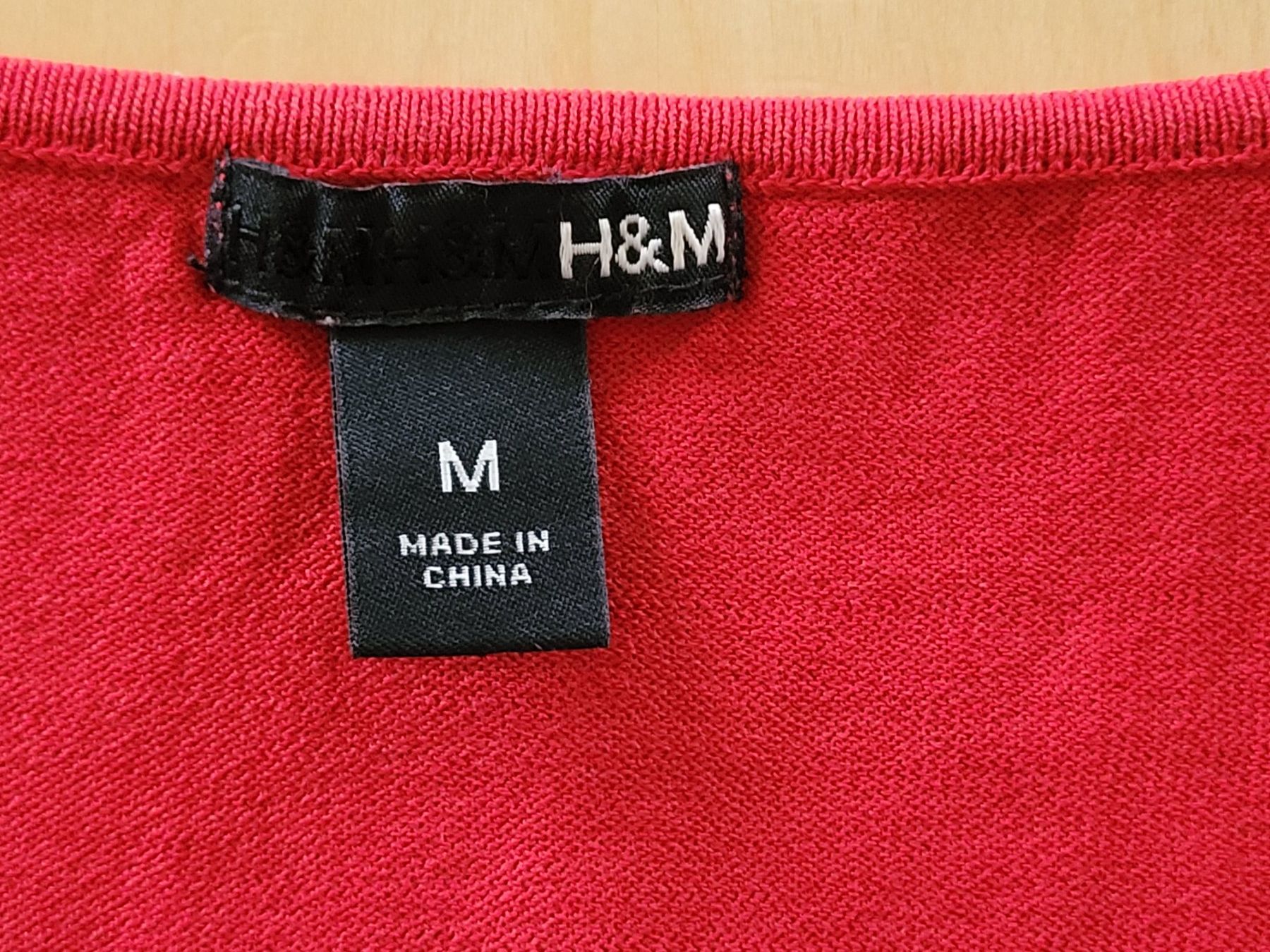 H&M Maglioni & Felpe: leichter roter Pulli H&M Grösse M – Usato da Wiesendangen venduto da samoalk 3
