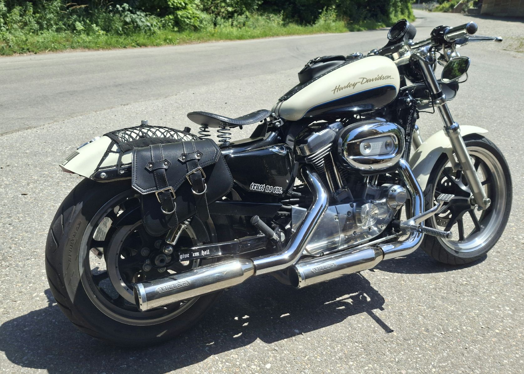 Harley-Davidson Chopper: Harley Davidson  XL 883 L , 2013 , 19Tkm – Gebraucht aus Schliern b. Köniz von sacatudo