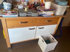 Holzkommode mit 2 Türli und 2 Schubladen