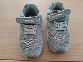Turnschuhe Gr. 24
