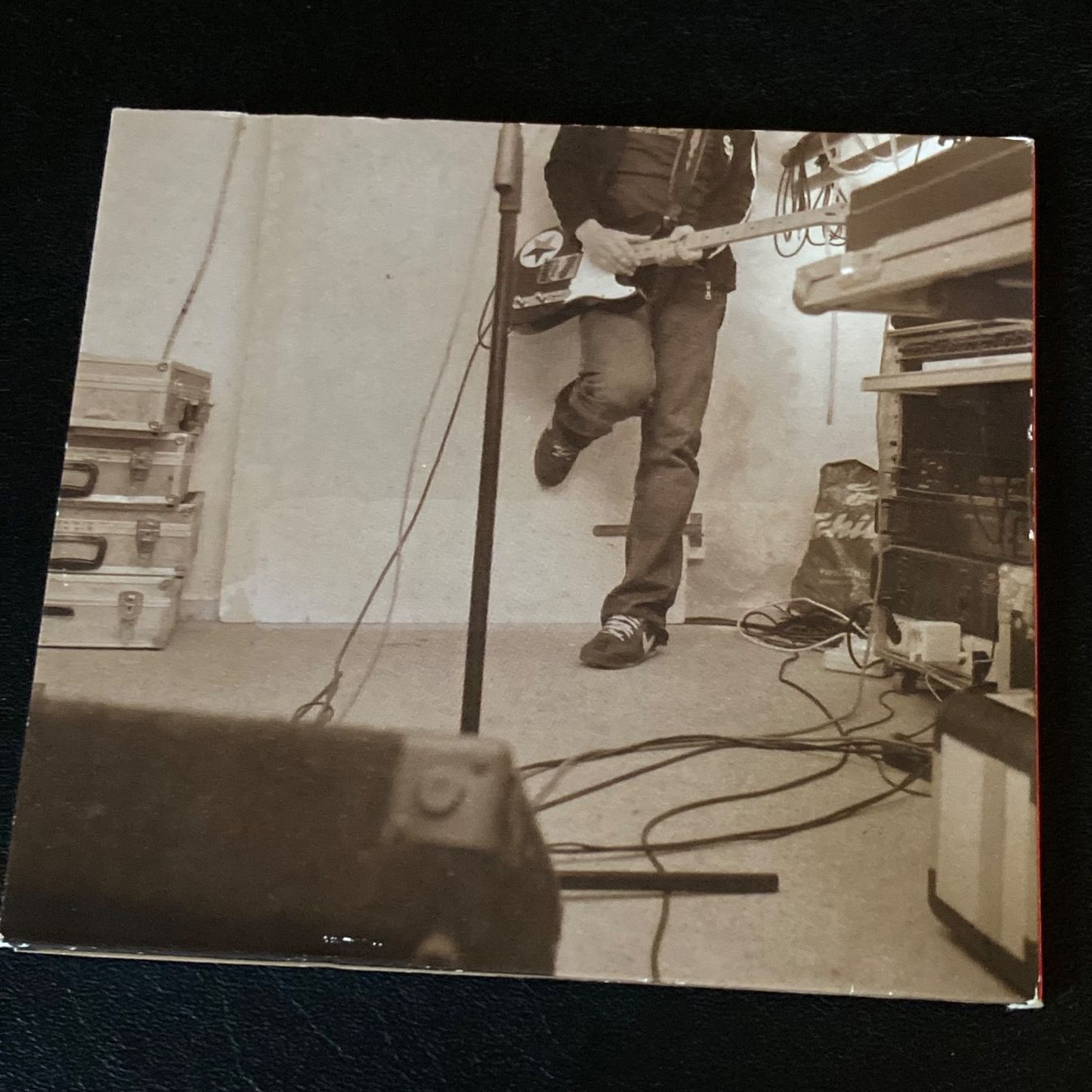 CDs: Slut - All We Need Is Silence | Indie Rock – Gebraucht aus Bern von Ntsamina 1