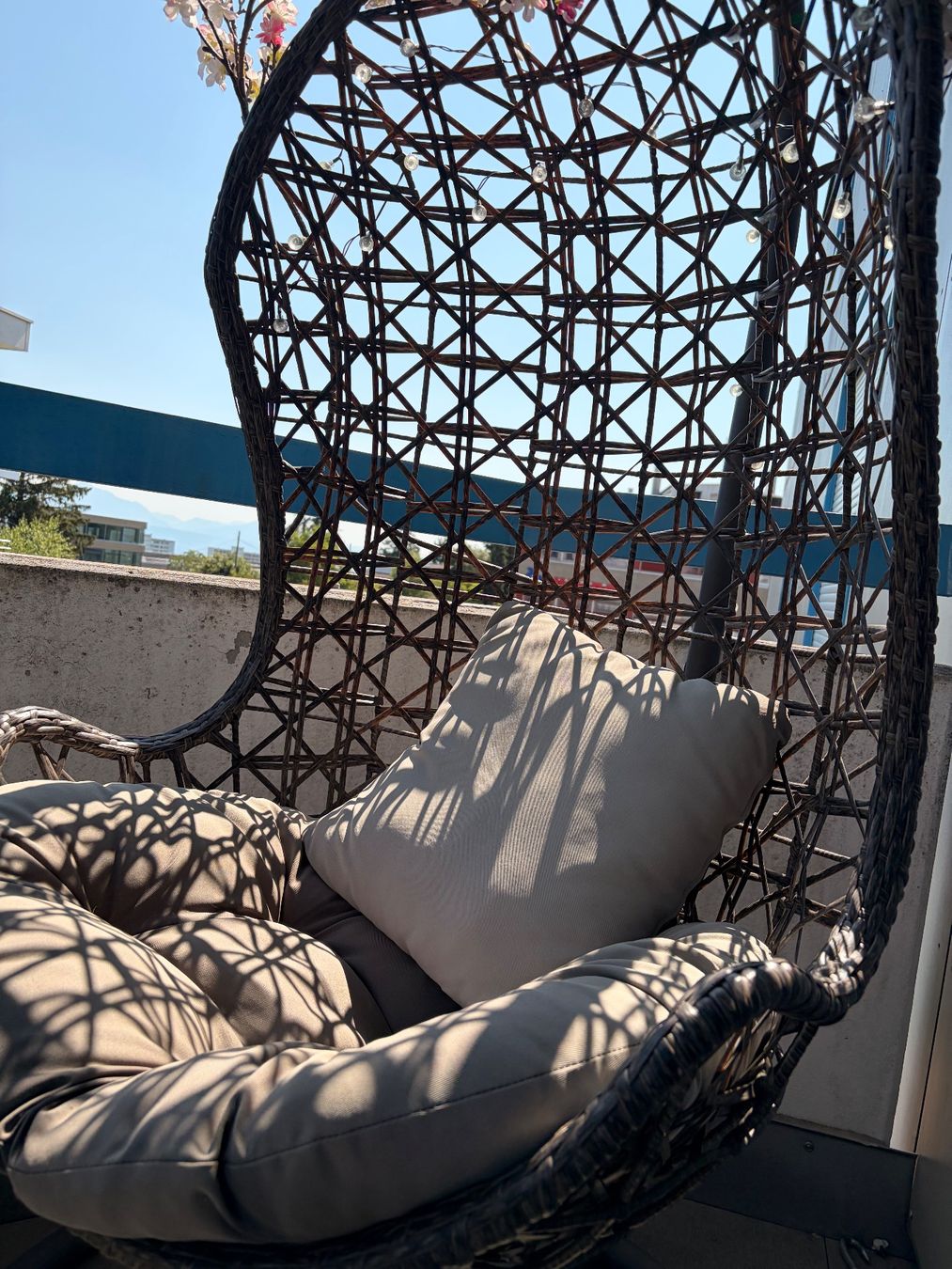 Poltrone pensili da giardino: Fauteuil suspendu rotin avec coussin – Usato da Epalinges venduto da zon_7kg9 2