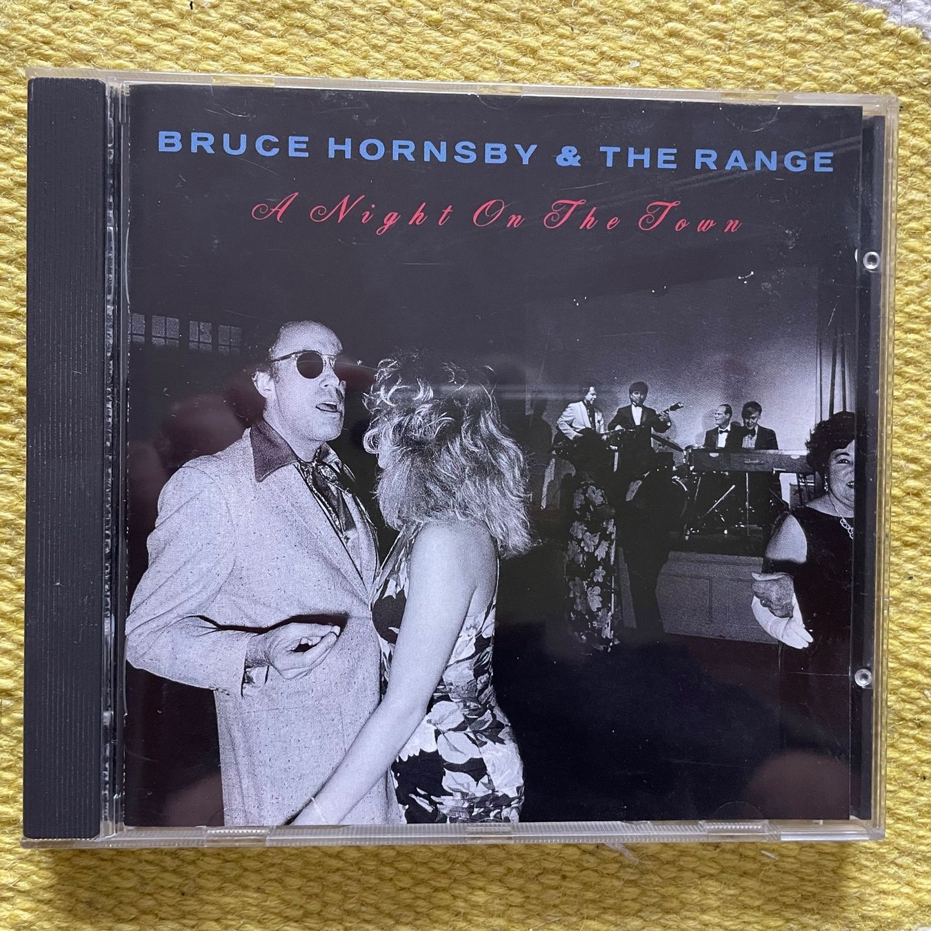 CDs: BRUCE HORNSBY&THE RANGE-A NIGHT ON THE TOWN – Gebraucht aus Rorschacherberg von CD-Roli