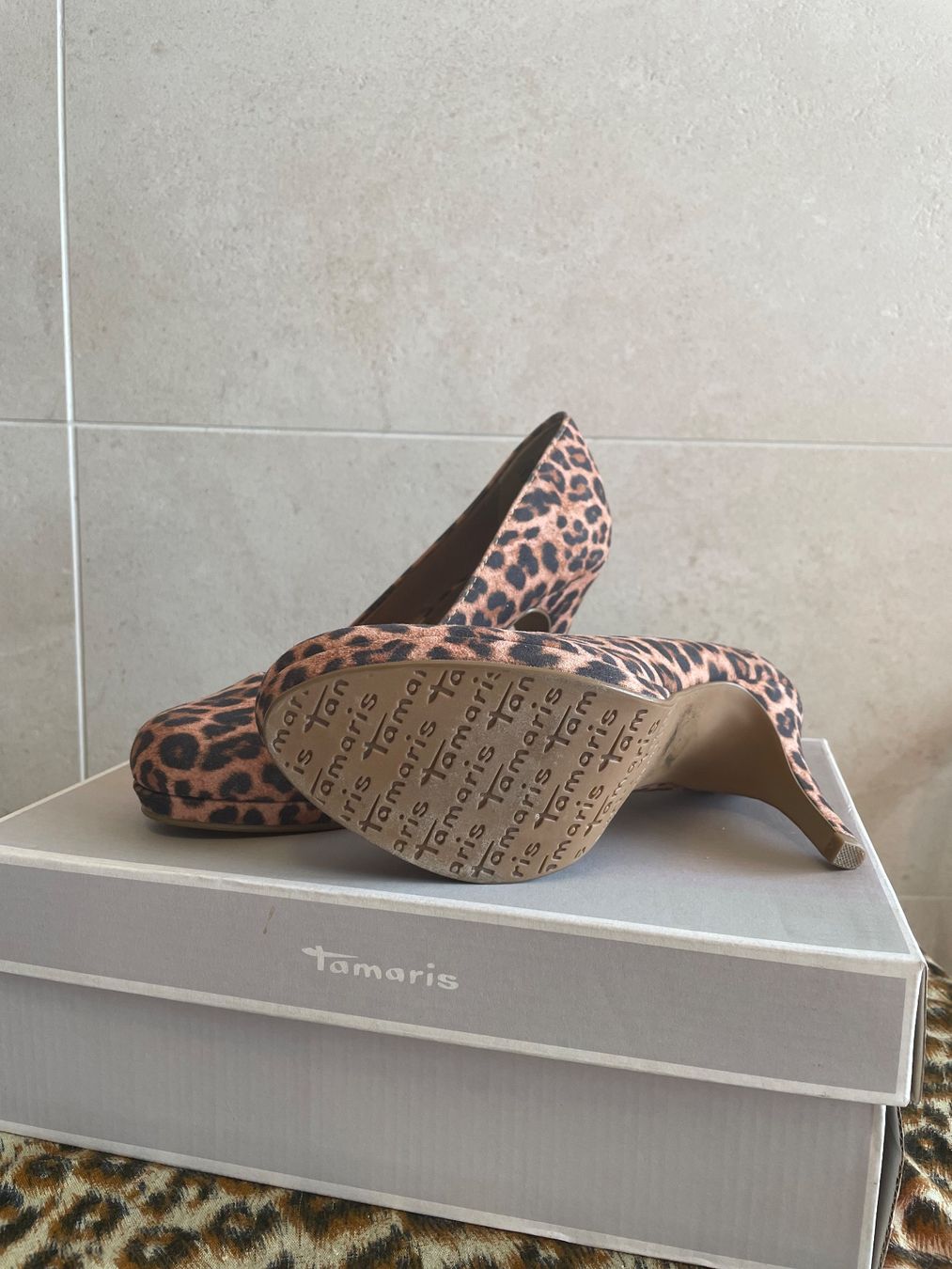 Scarpe da donna: Chaussures à talon panthère – Usato da Viganello venduto da Serasia 1