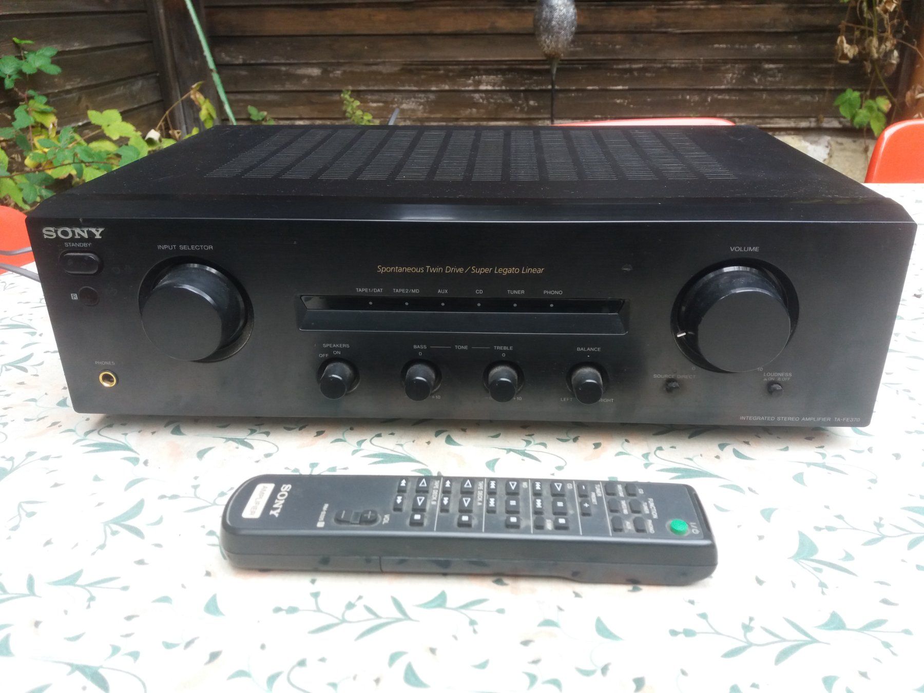Sony Amplificatori: Amplificateur Sony TA-FE370 avec télécommande – Usato da Meyrin venduto da toutatis