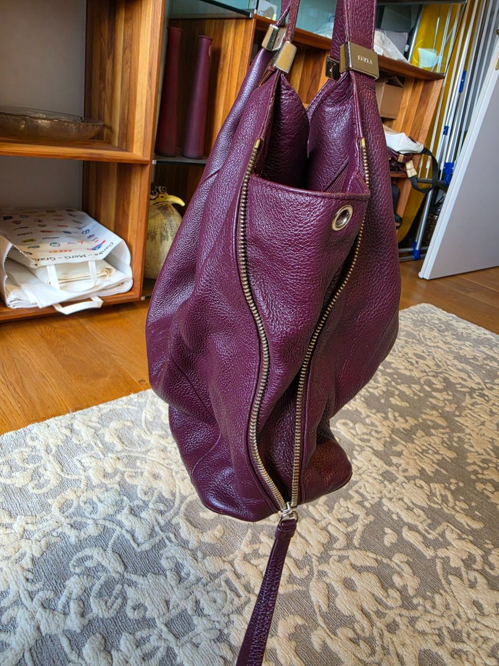Furla Borse da donna: Beuteltasche FURLA aubergine/pflaume – Usato da Wald AR venduto da Gissgigi 3