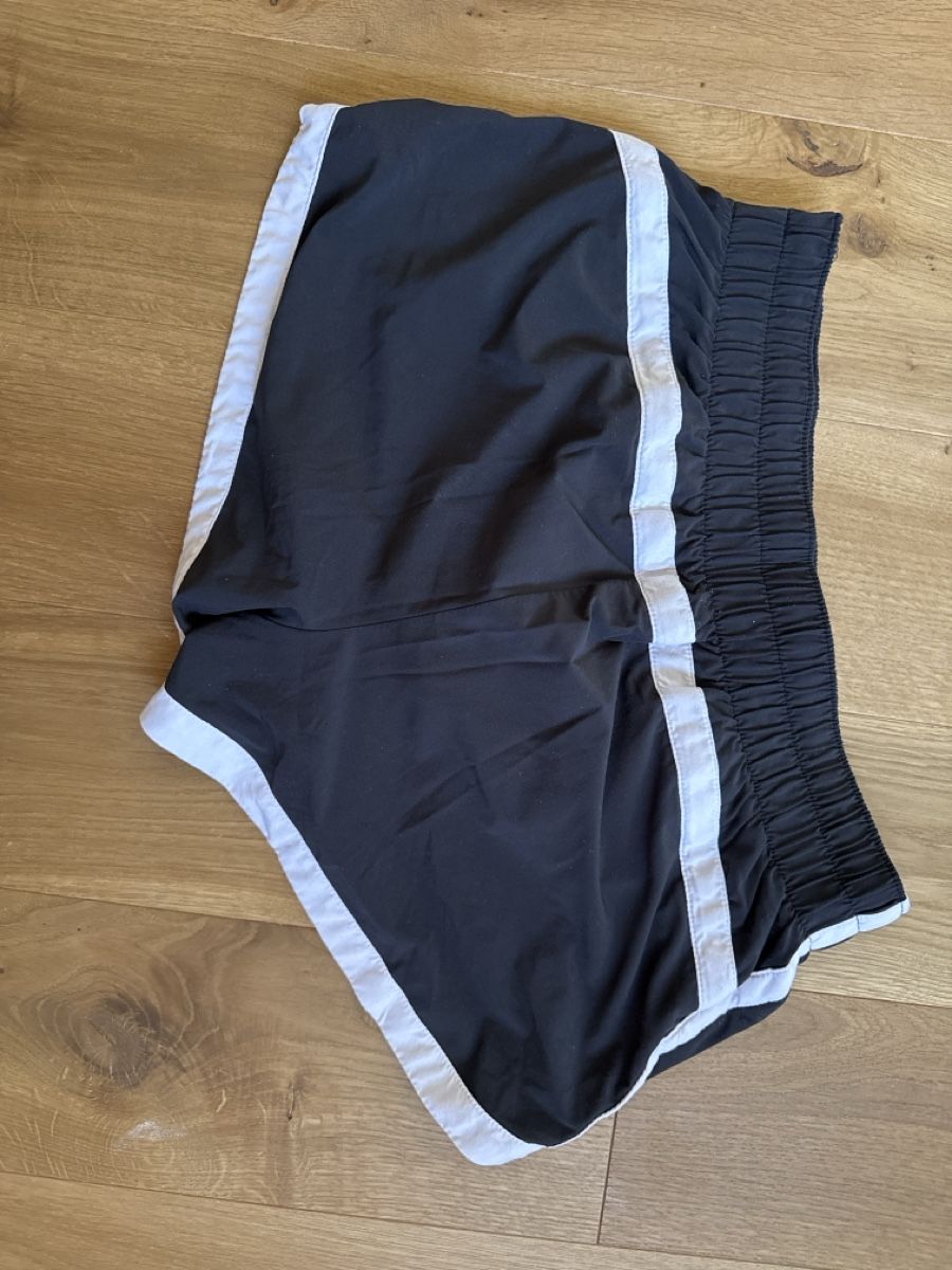 Gap Pantaloni: GAP Sport Hosen Grösse S – Usato da Basel venduto da kla_6ln8 1