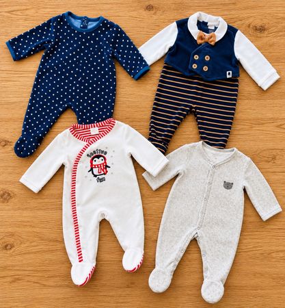 4 Pyjamas Taille 62