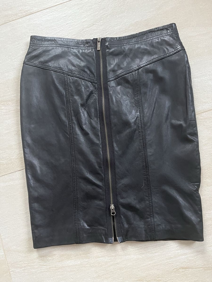 Röcke: Jupe en cuir véritable noire taille L – Neu (gemäss Beschreibung) aus St-Sulpice VD von Twin5
