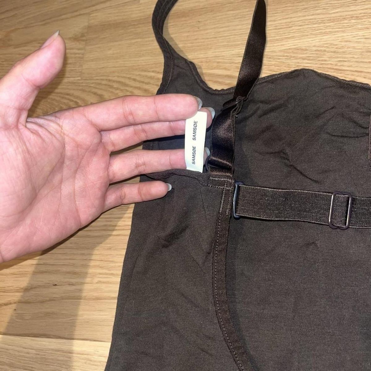 Samsøe Samsøe Top: Samsoe Samsoe Brown Bodysuit – Usato da Kriens venduto da tiy_wxz5 3