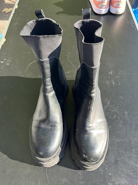 Stradivarius Scarpe da donna: Bottes femme Stradivarius – Usato da Saxon venduto da Nzo 1