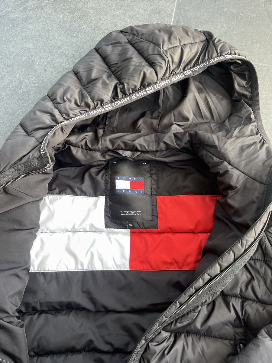 Tommy Hilfiger Giacche: Daunenjacke Tommy Hilfiger  – Usato da Rubigen venduto da Subi012 2