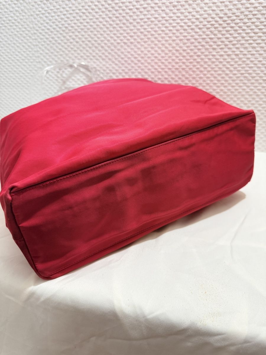 Prada Borse da donna: Prada Nylon Handbag Shoppers Acrylic Handle – Usato da Geneve venduto da DarlingVintage 5