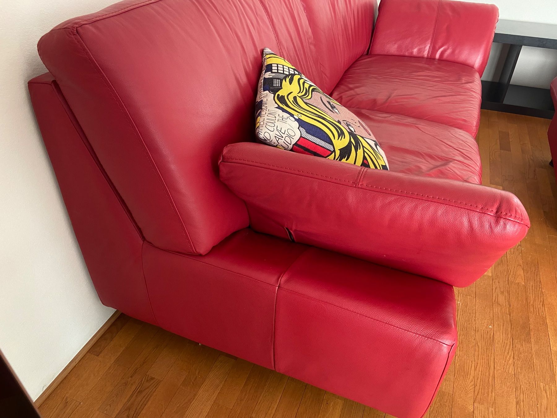 Sofas: Rotes Leder Sofa mit Hocker – Gebraucht aus Ballwil von jverrette 2