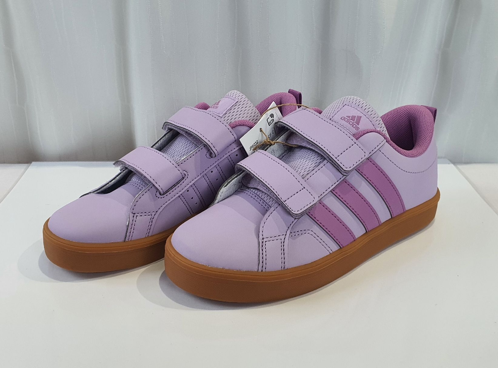 Adidas Chaussures filles: Gr. 34 - Adidas Sneaker, Neu – Neuf avec emballage d'origine à Nürensdorf par sal_g2bz