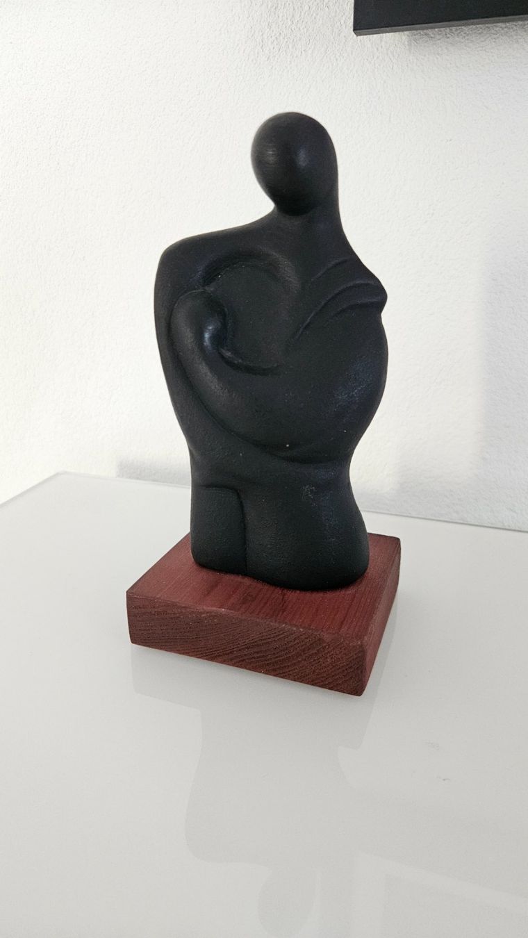 Statuette: Statuetta nera "abbraccio di mamma" – Usato da Melano venduto da H-Sara 1