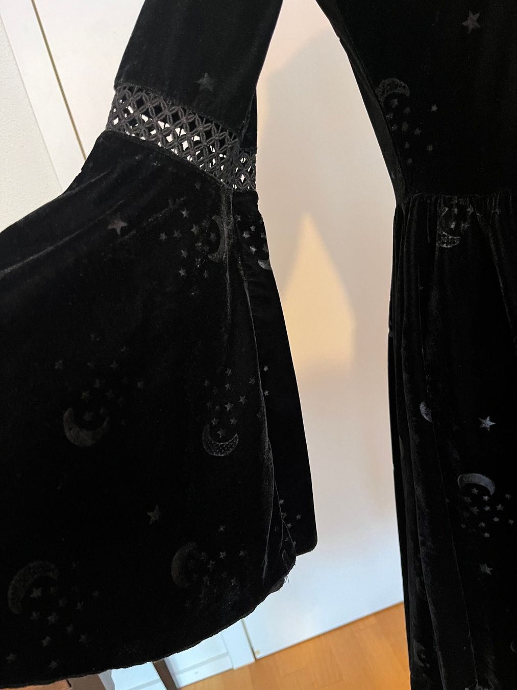 Kostüme: Hexenkleid aus Samt – Gebraucht aus Luzern von Aleoschli 1