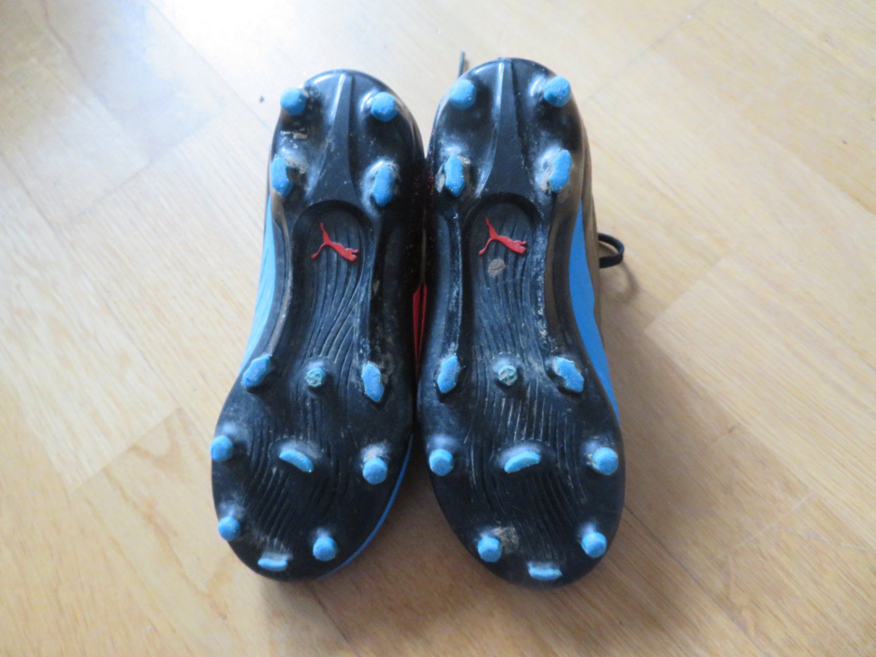 Puma Herrenschuhe: Fussballschuhe blau Puma Gr. 31 – Gebraucht aus Fontaines NE von neuch123 5