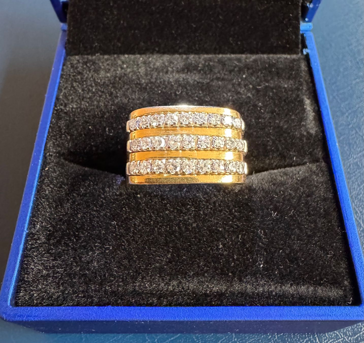 Anelli: Unisex 18k Goldring mit Diamanten – Usato da Ebikon venduto da Dmasterx