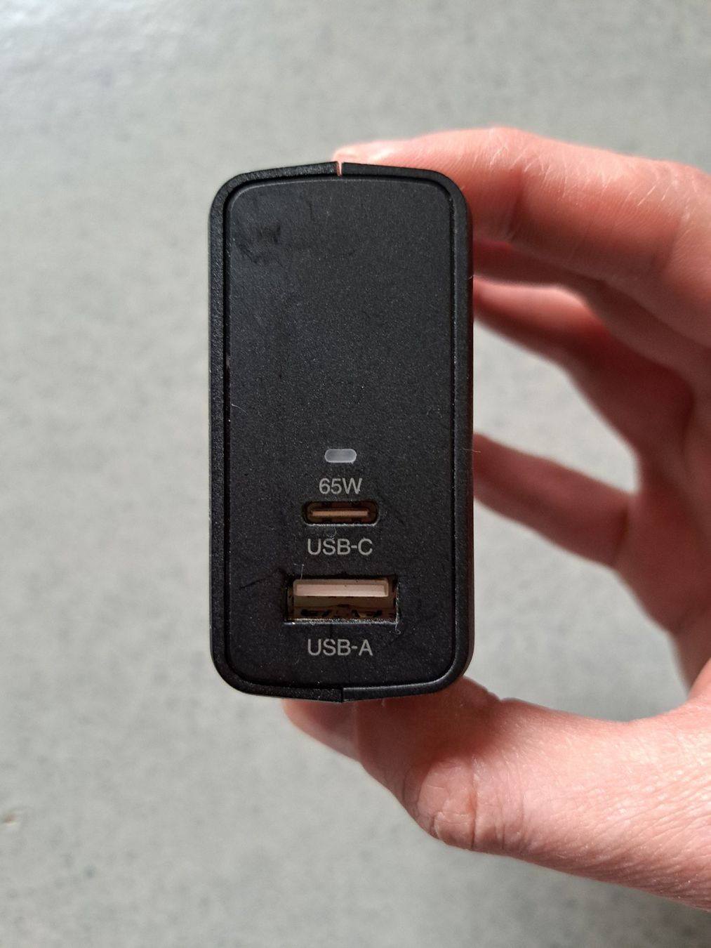 Caricabatterie: Chargeur Japon USB-C et USB-A – Nuovo e nell'imballaggio originale da La chaux-de-fonds venduto da shellshock 1